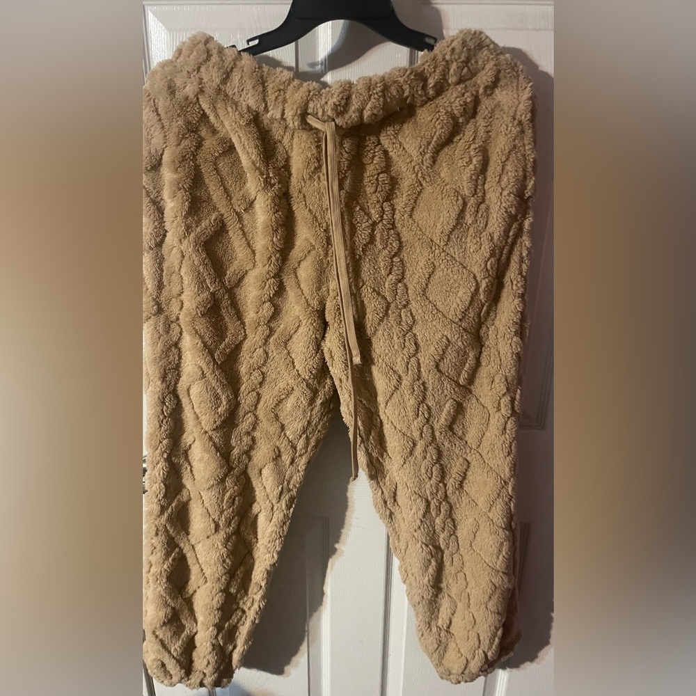 No Boundaries Women’s Cozy Tan Textured Jogger Pants! NWOT. Size Large‎ 12-14